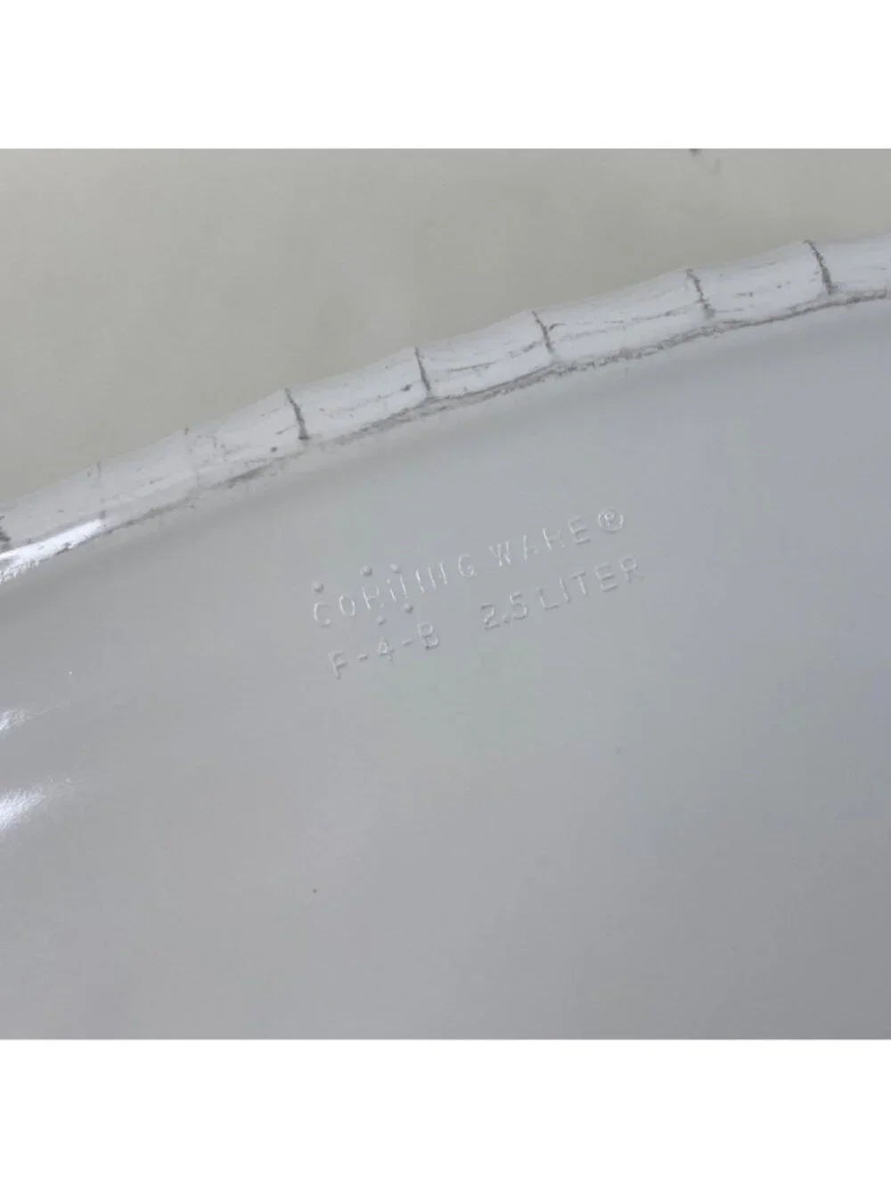 CorningWare French White 2.5 Liter F-4-B Oval Baking Dish Ribbed Sides